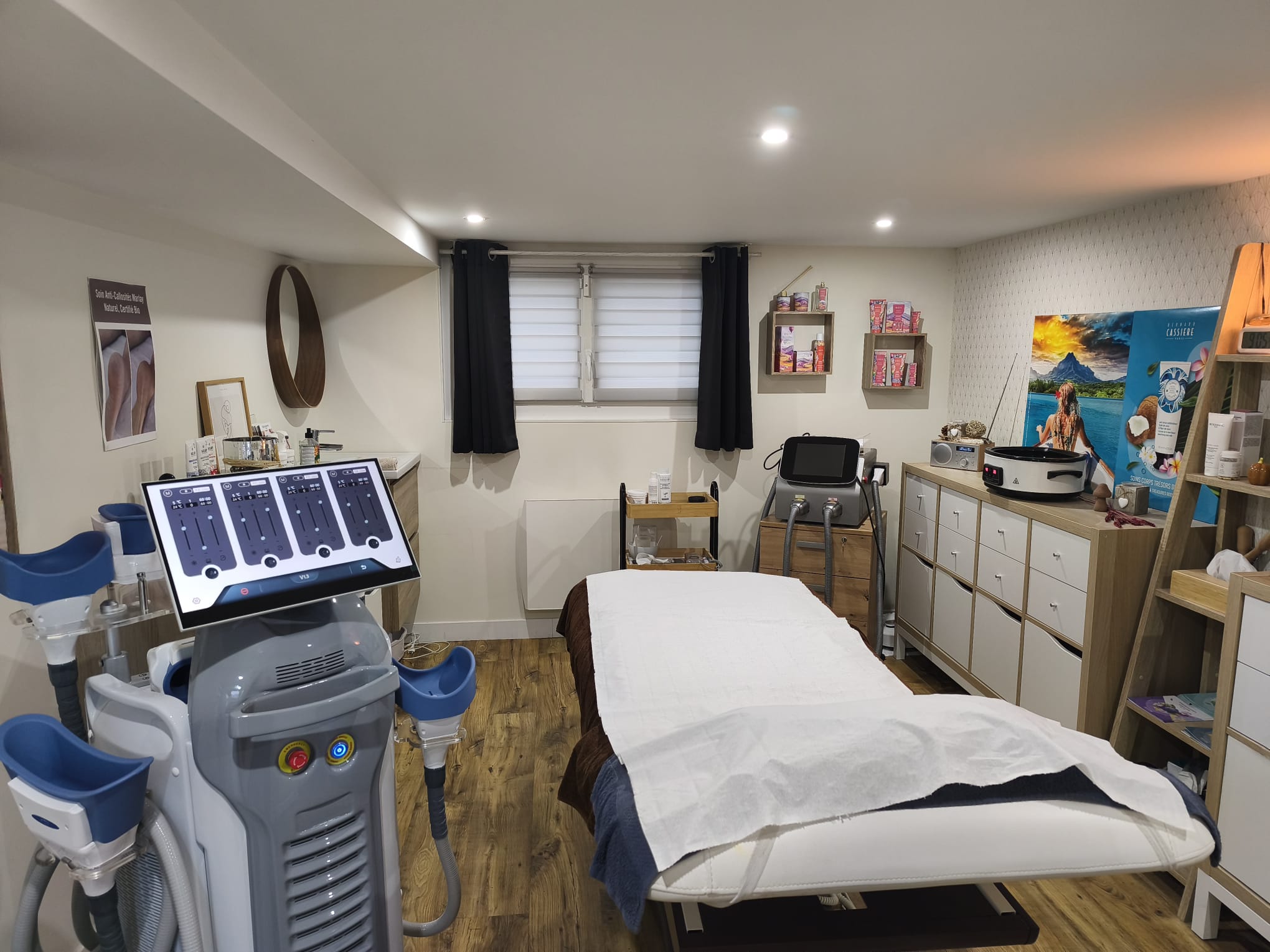 Notre cabine de soin équipée de la Cryolipolyse 360° chez Escapade Beauté à Brethenay